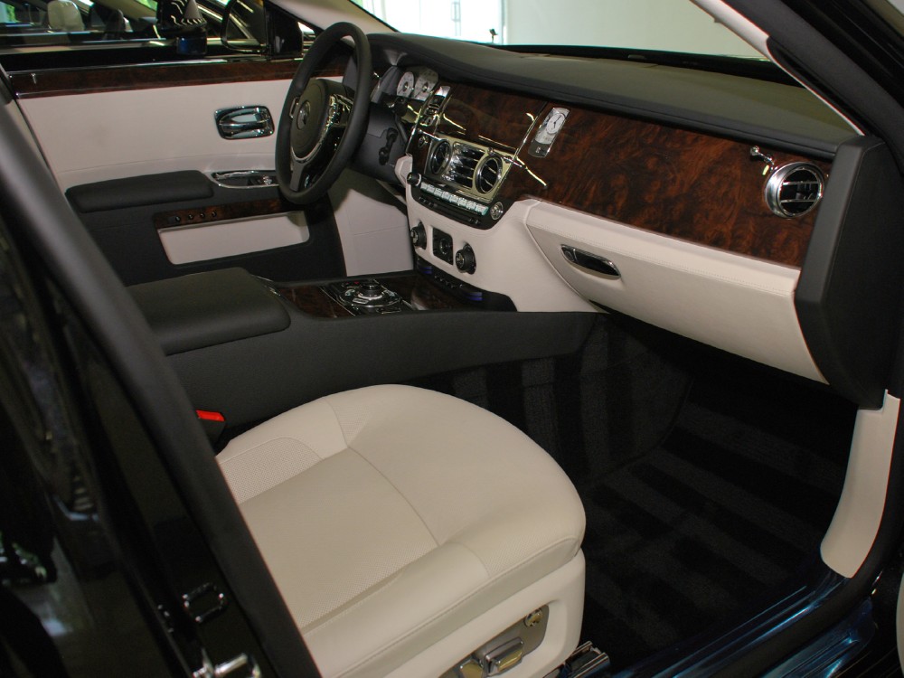 2012 Rolls-Royce Ghost Image 15