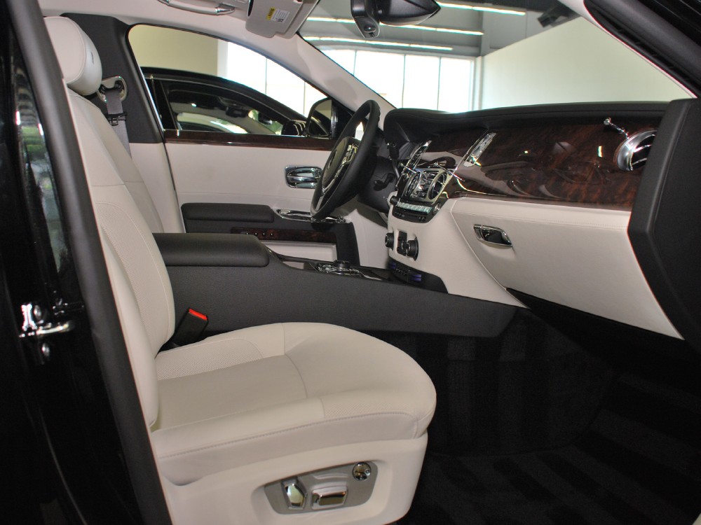 2012 Rolls-Royce Ghost Image 16