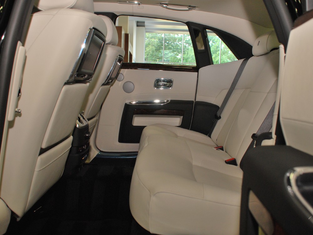 2012 Rolls-Royce Ghost Image 17