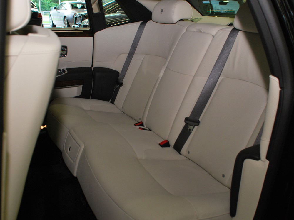 2012 Rolls-Royce Ghost Image 18