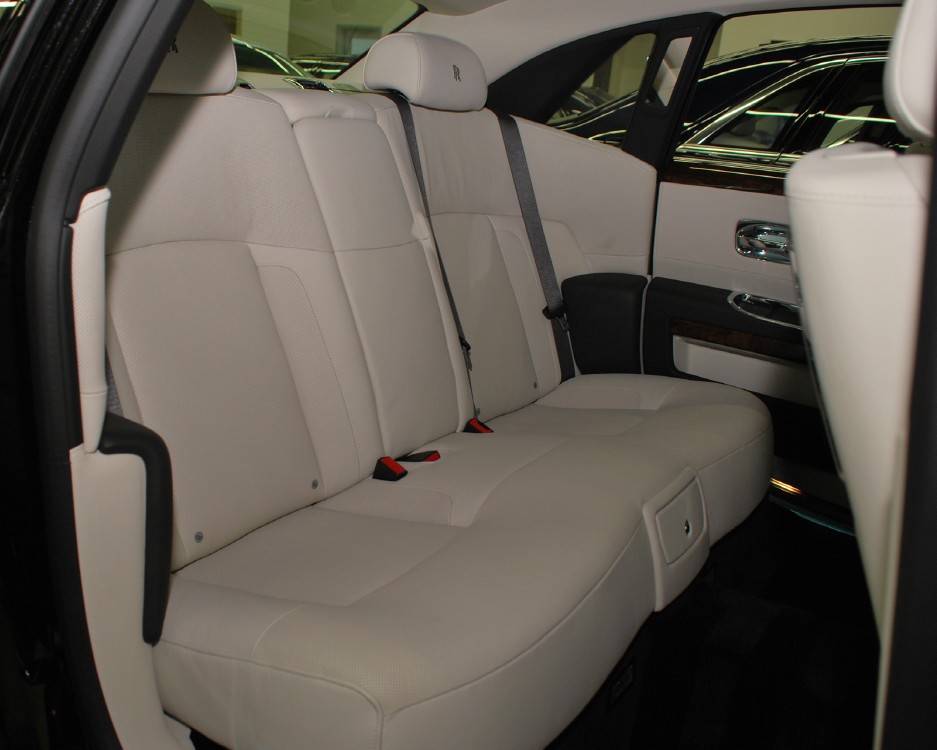 2012 Rolls-Royce Ghost Image 23