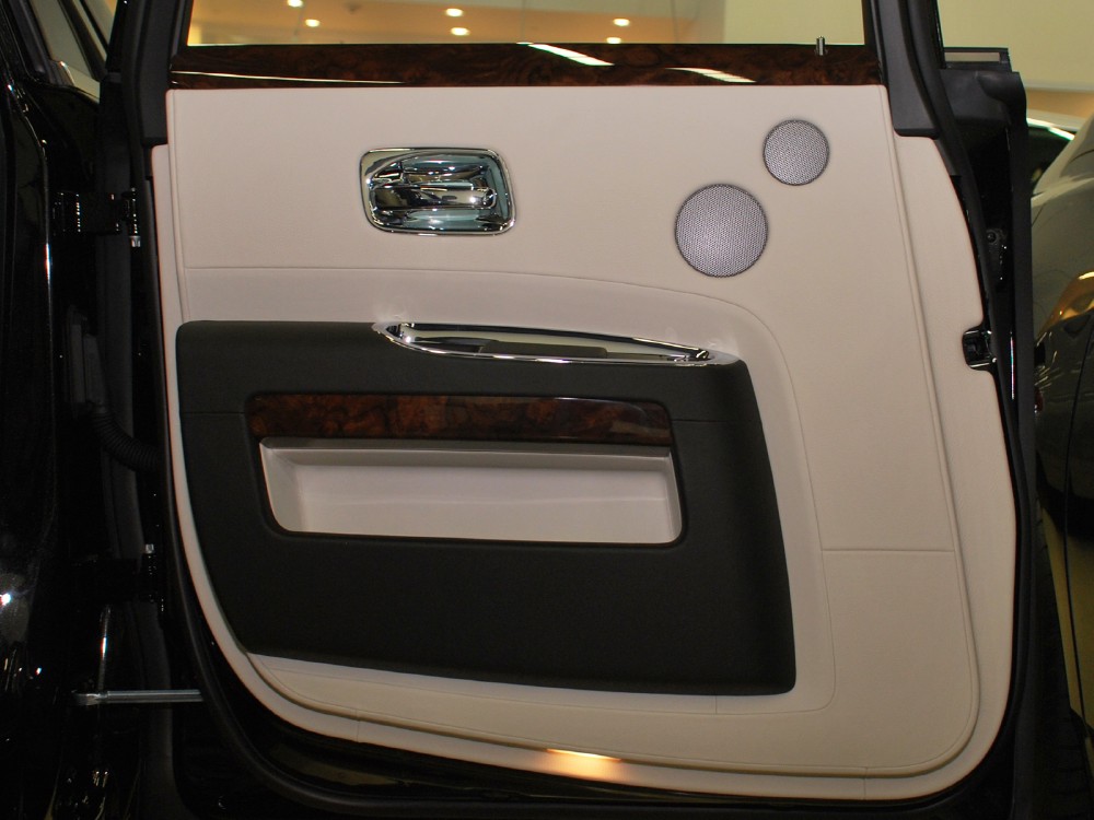 2012 Rolls-Royce Ghost Image 27