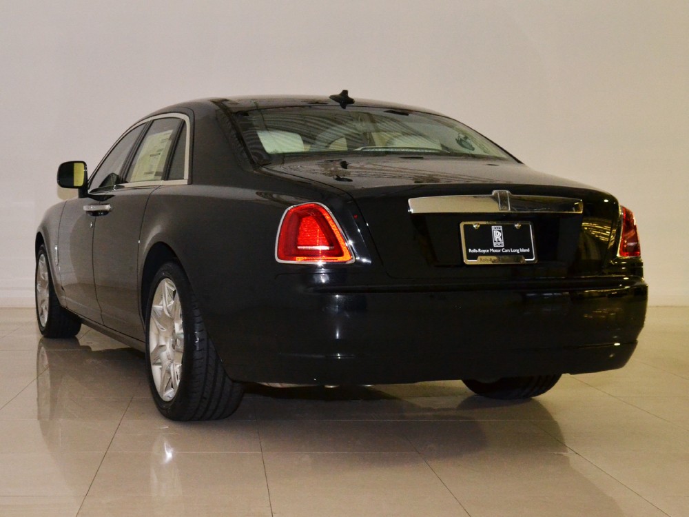 2012 Rolls-Royce Ghost Image 8