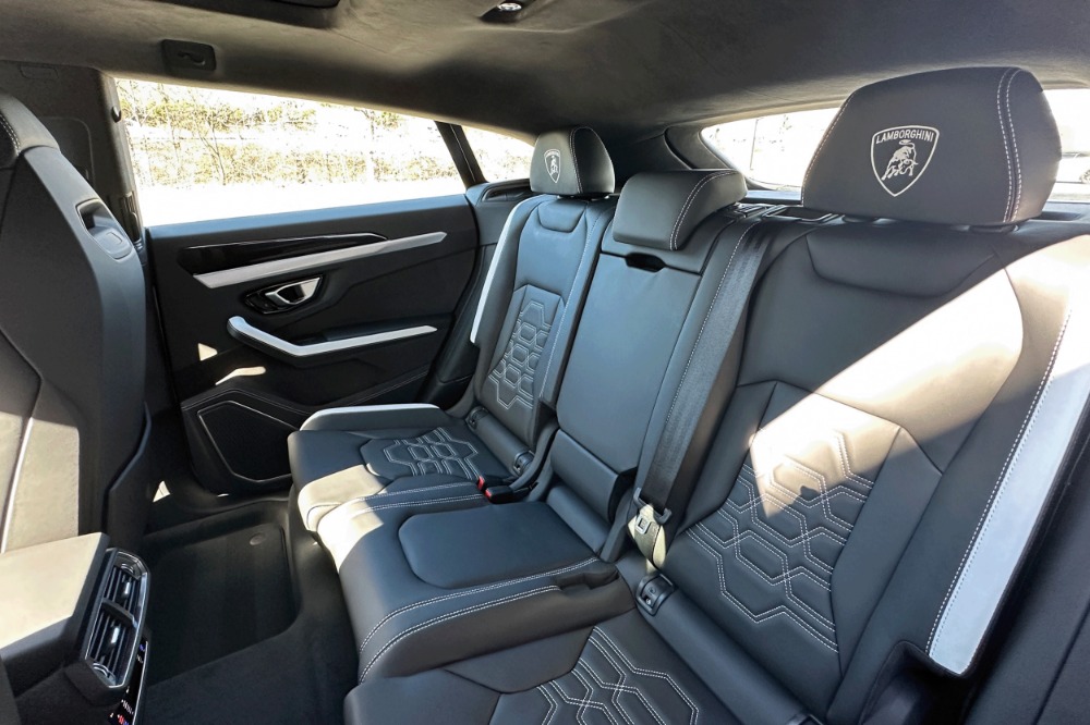 2026 Lamborghini Urus Image 15