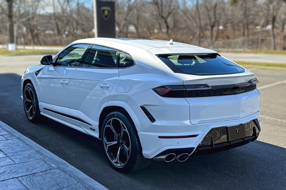 2026 Lamborghini Urus Image 21
