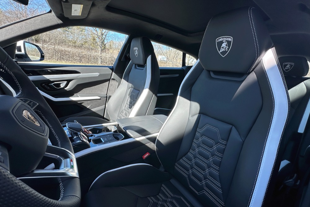 2026 Lamborghini Urus Image 6