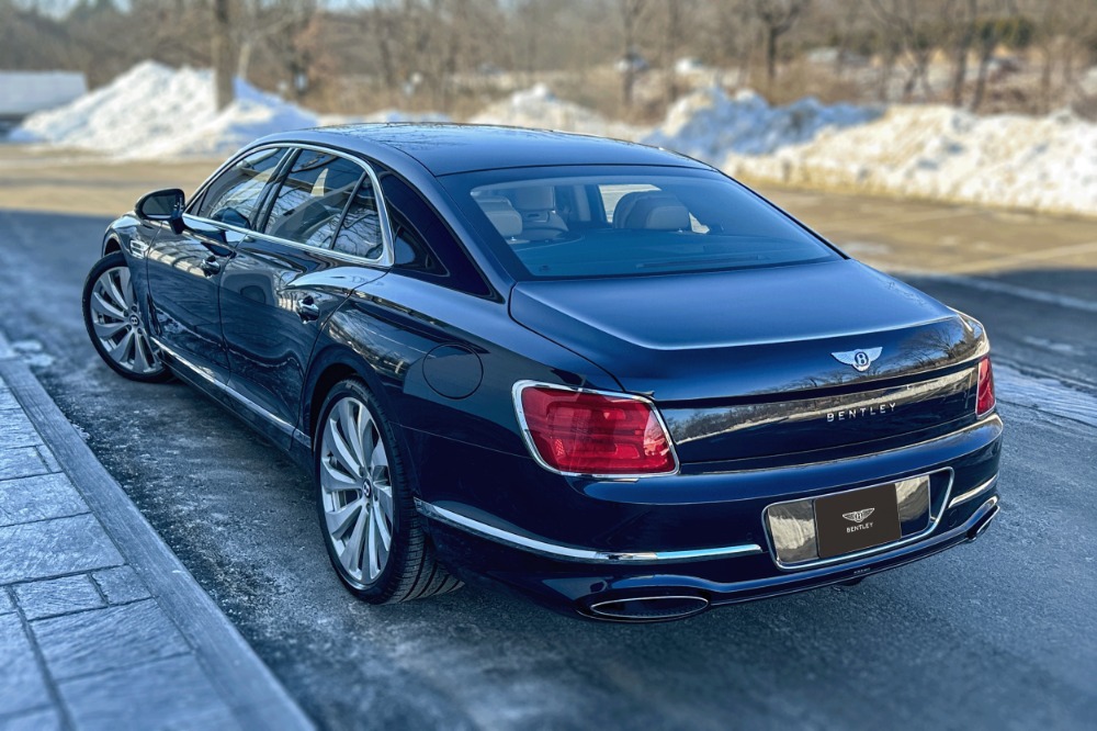 2026 Bentley Flying Spur Image 3