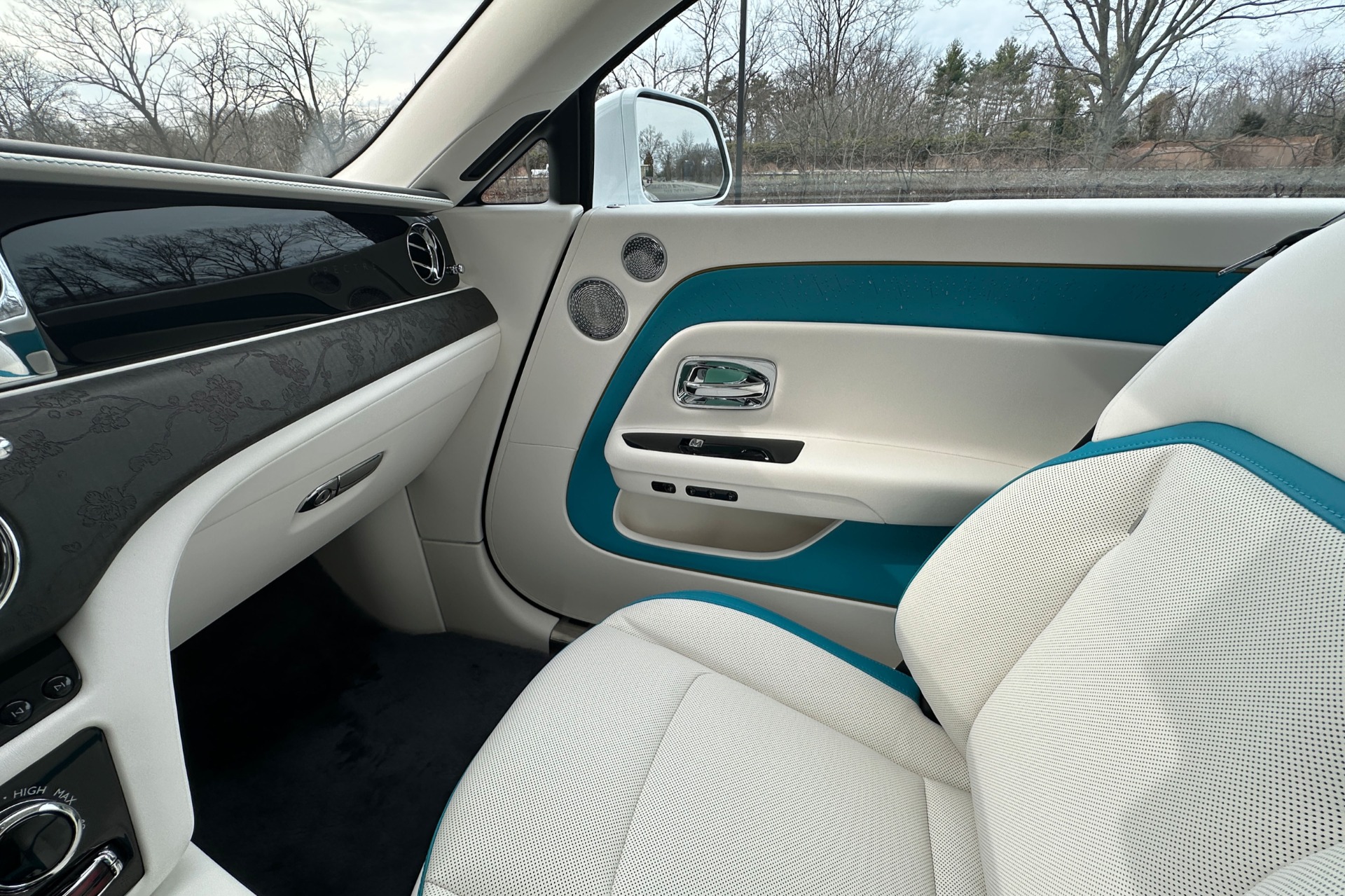 2026 Rolls-Royce Spectre Image 11