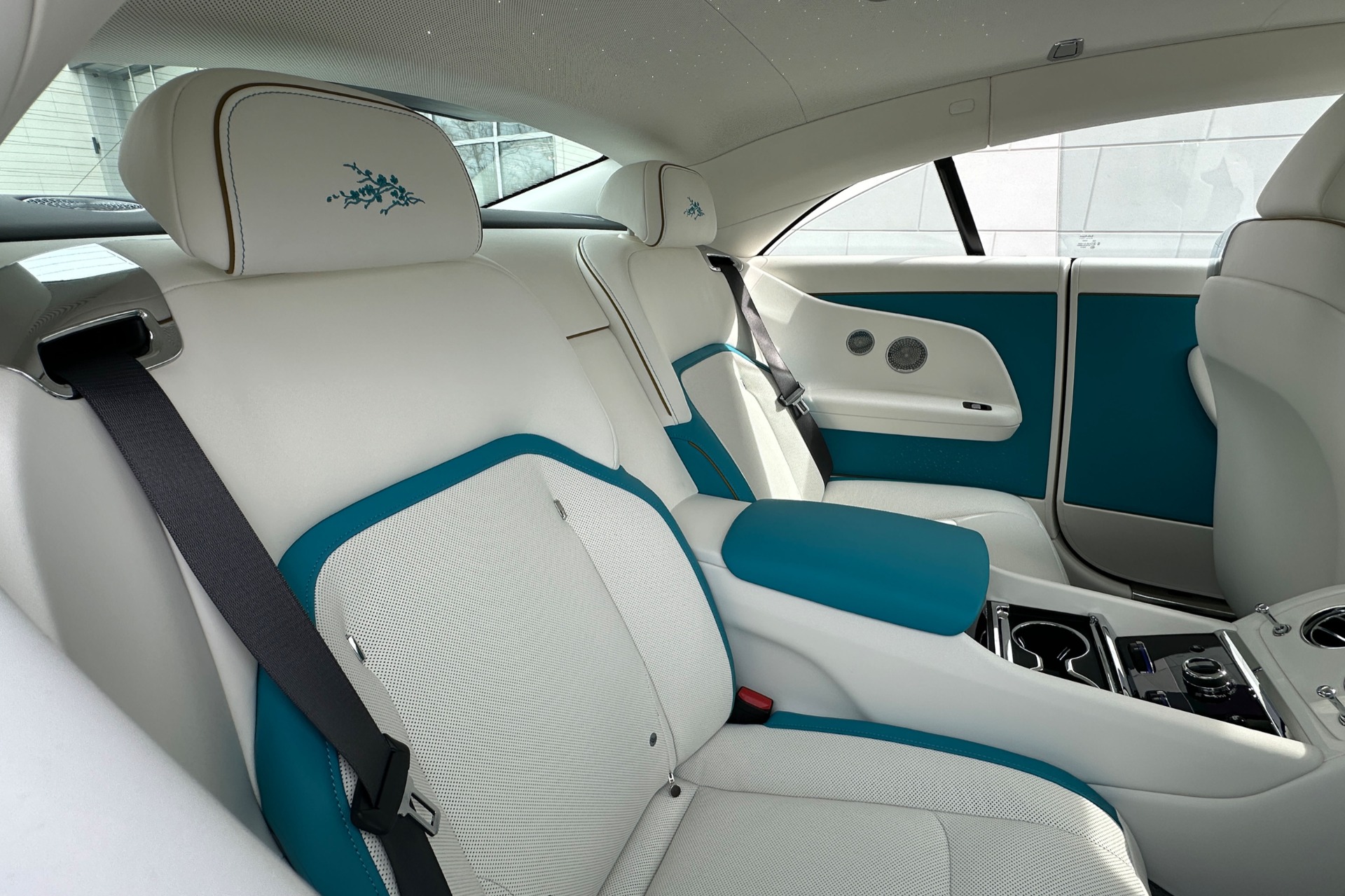 2026 Rolls-Royce Spectre Image 15
