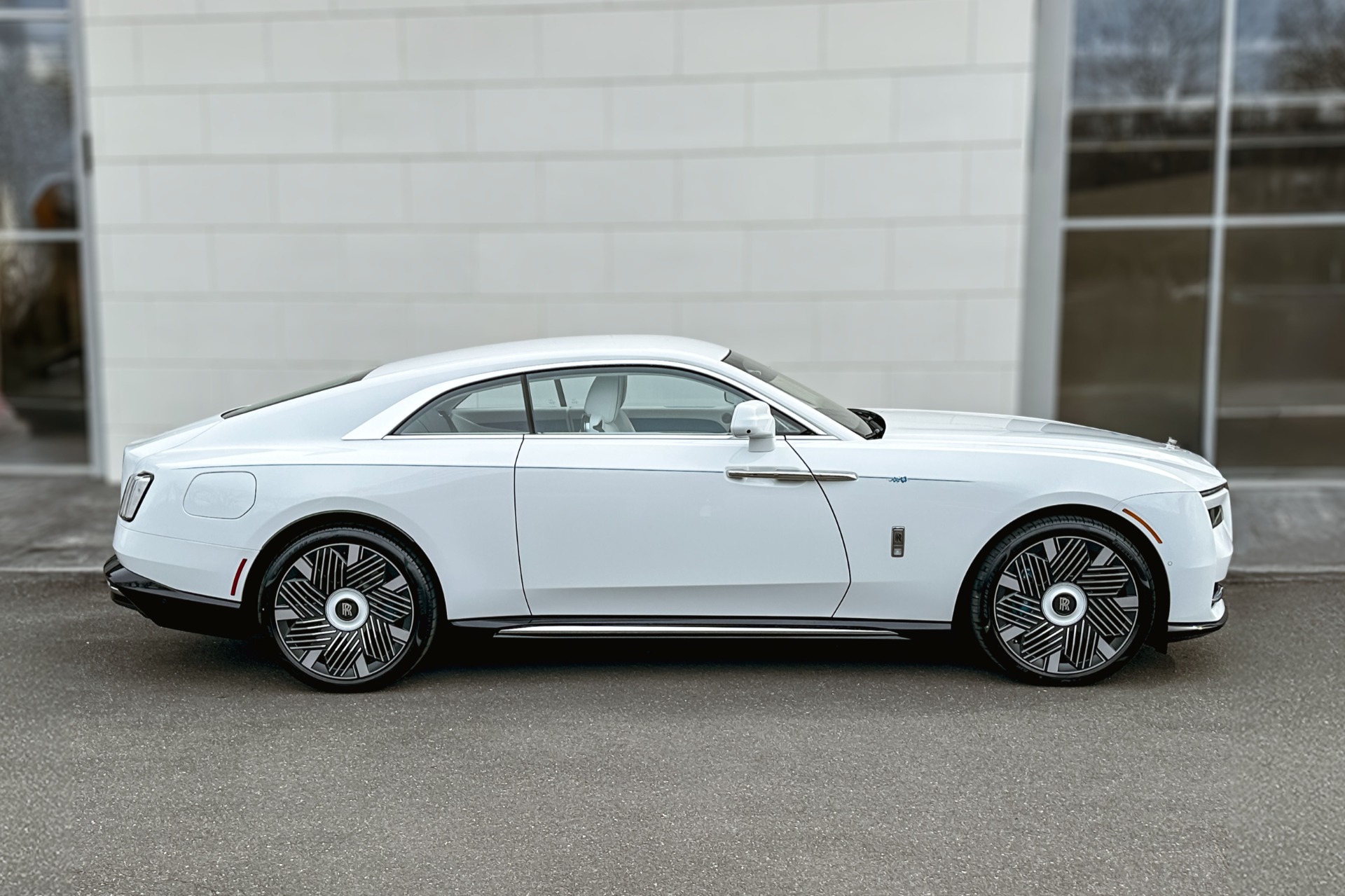 2026 Rolls-Royce Spectre Image 3