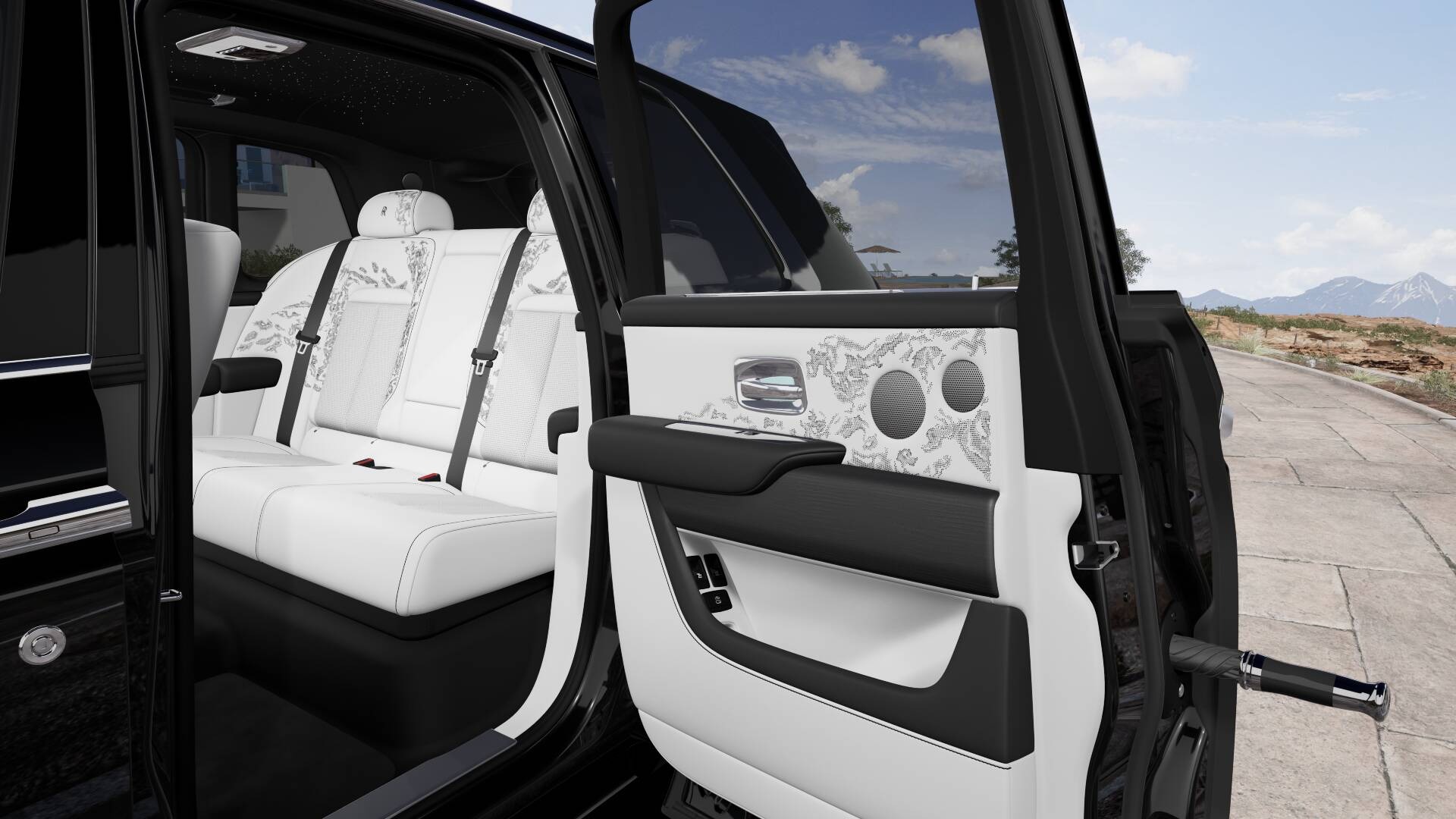 2027 Rolls-Royce Cullinan Image 2