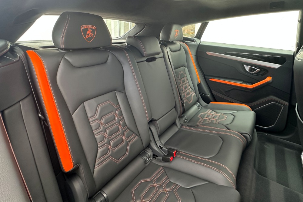 2026 Lamborghini Urus Image 15
