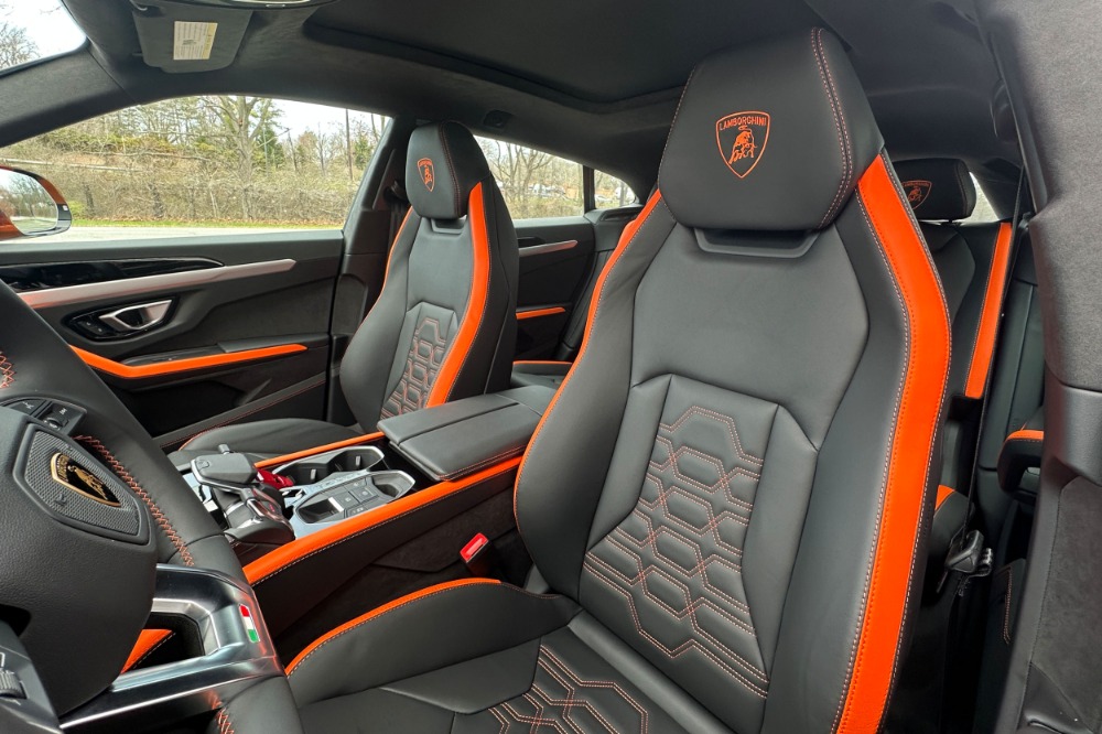 2026 Lamborghini Urus Image 8
