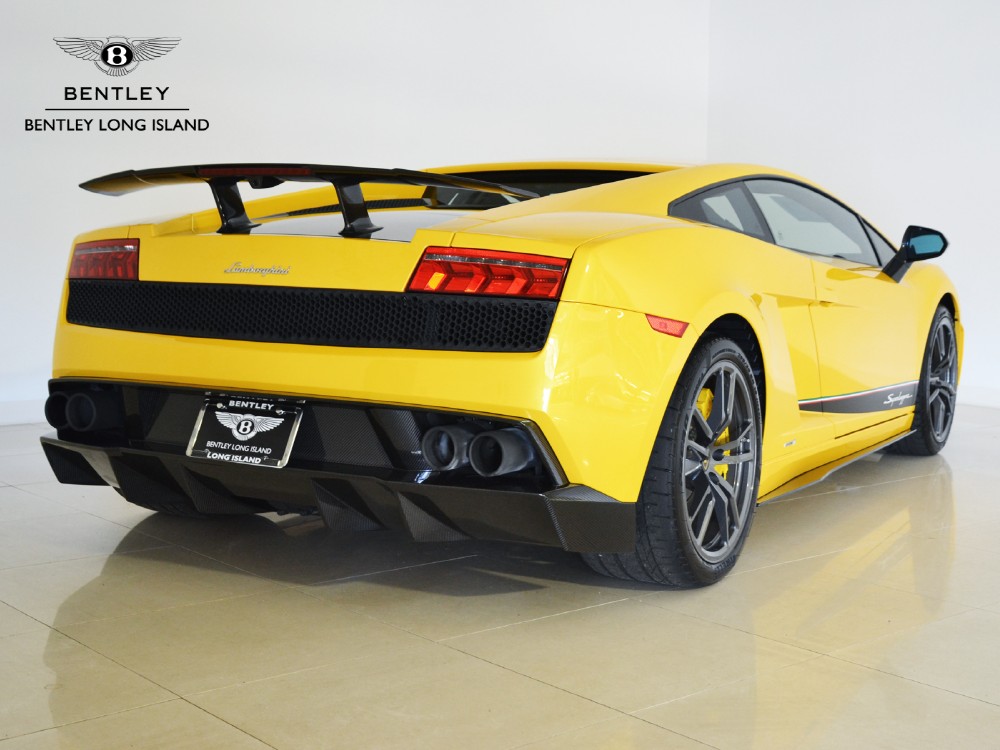 2011 Lamborghini Gallardo Image 2