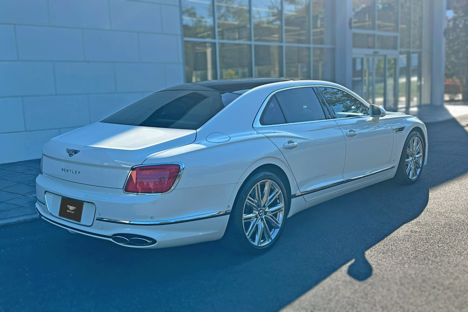 2022 Bentley Flying Spur Image 17