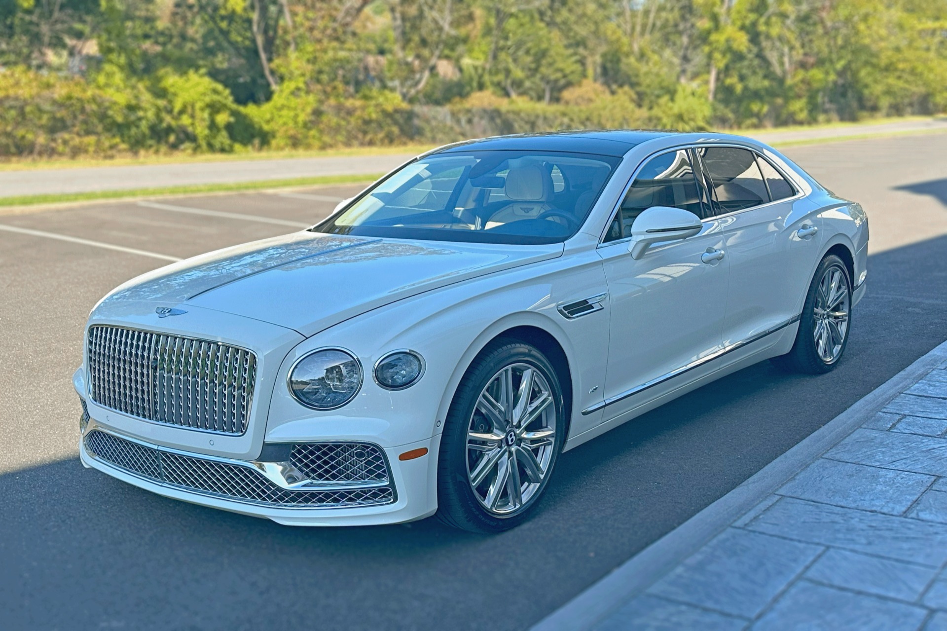 2022 Bentley Flying Spur Image 22