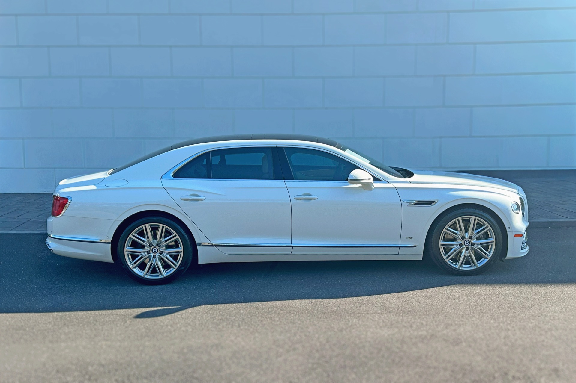 2022 Bentley Flying Spur Image 5