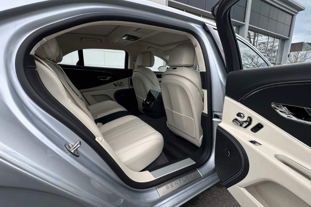 2026 Bentley Flying Spur Image 16