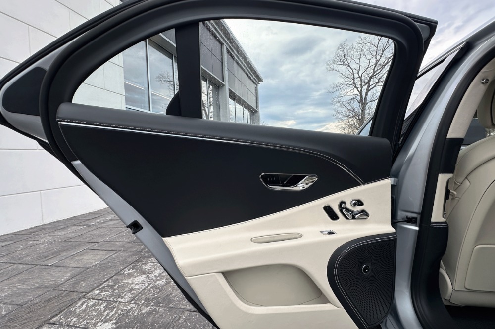 2026 Bentley Flying Spur Image 7