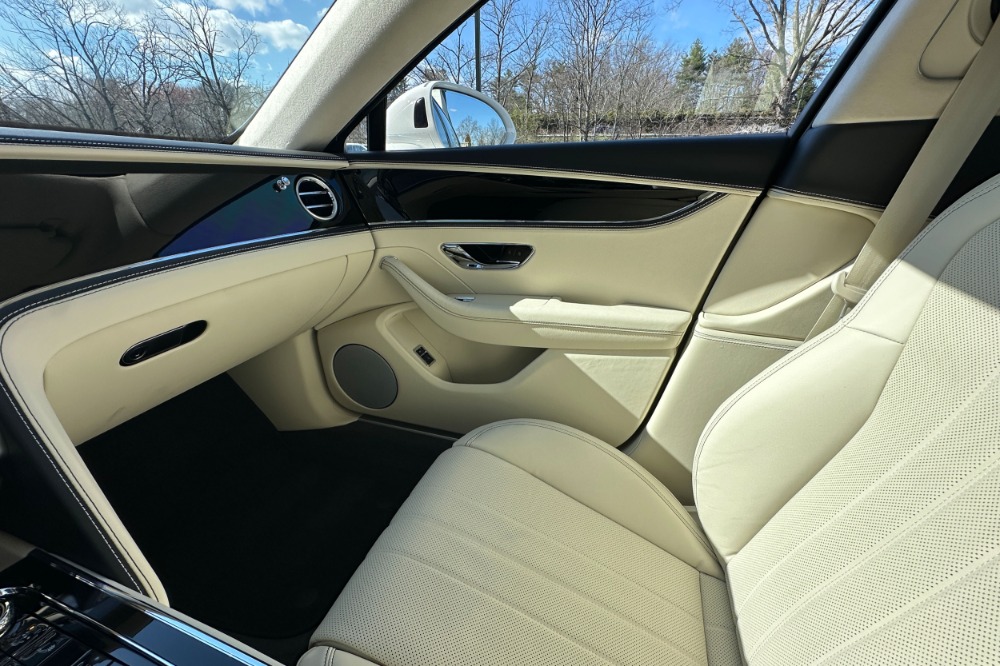2026 Bentley Flying Spur Image 12