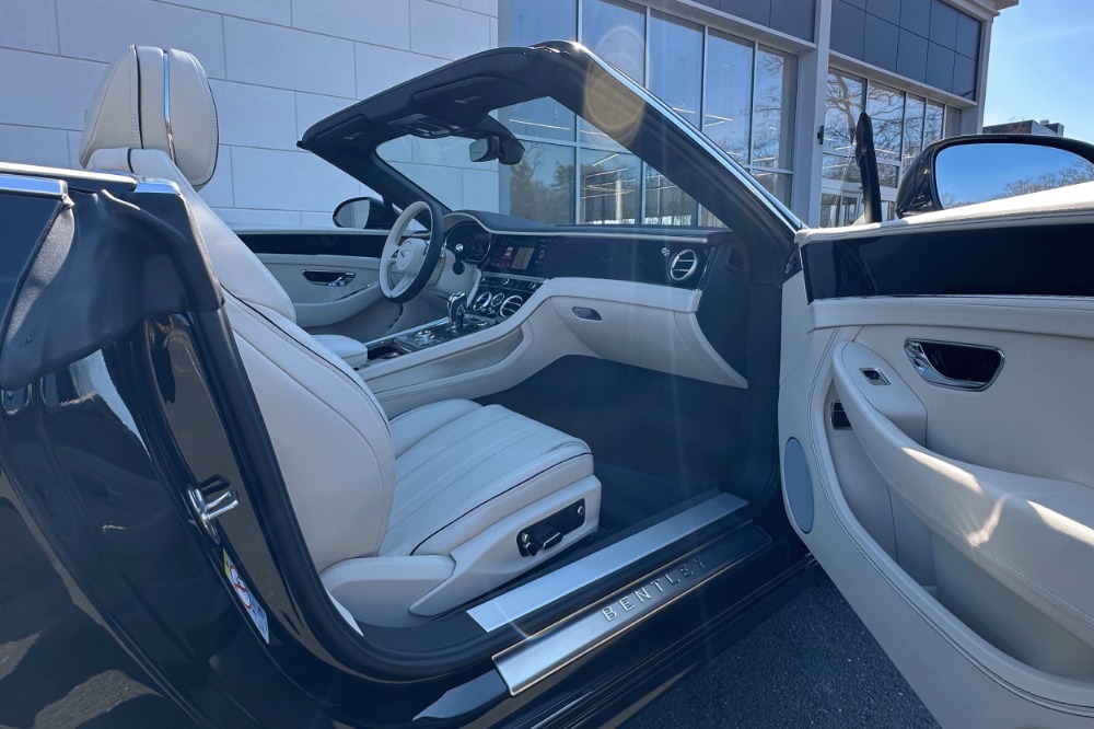 2026 Bentley Continental GTC Image 17