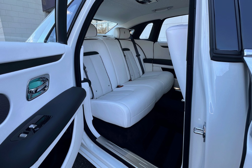 New-2025-Rolls-Royce-Ghost-