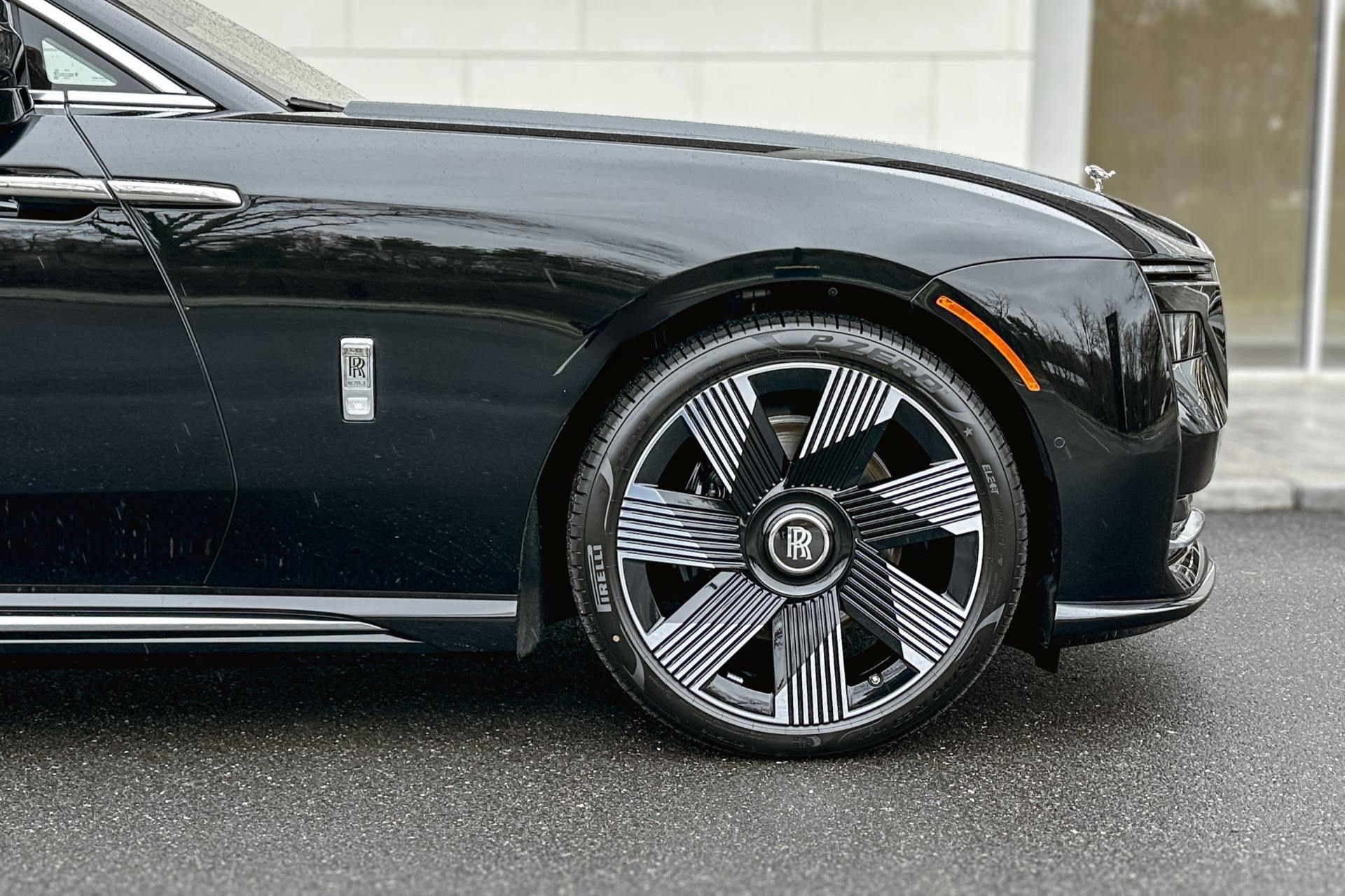 2026 Rolls-Royce Spectre Image 21