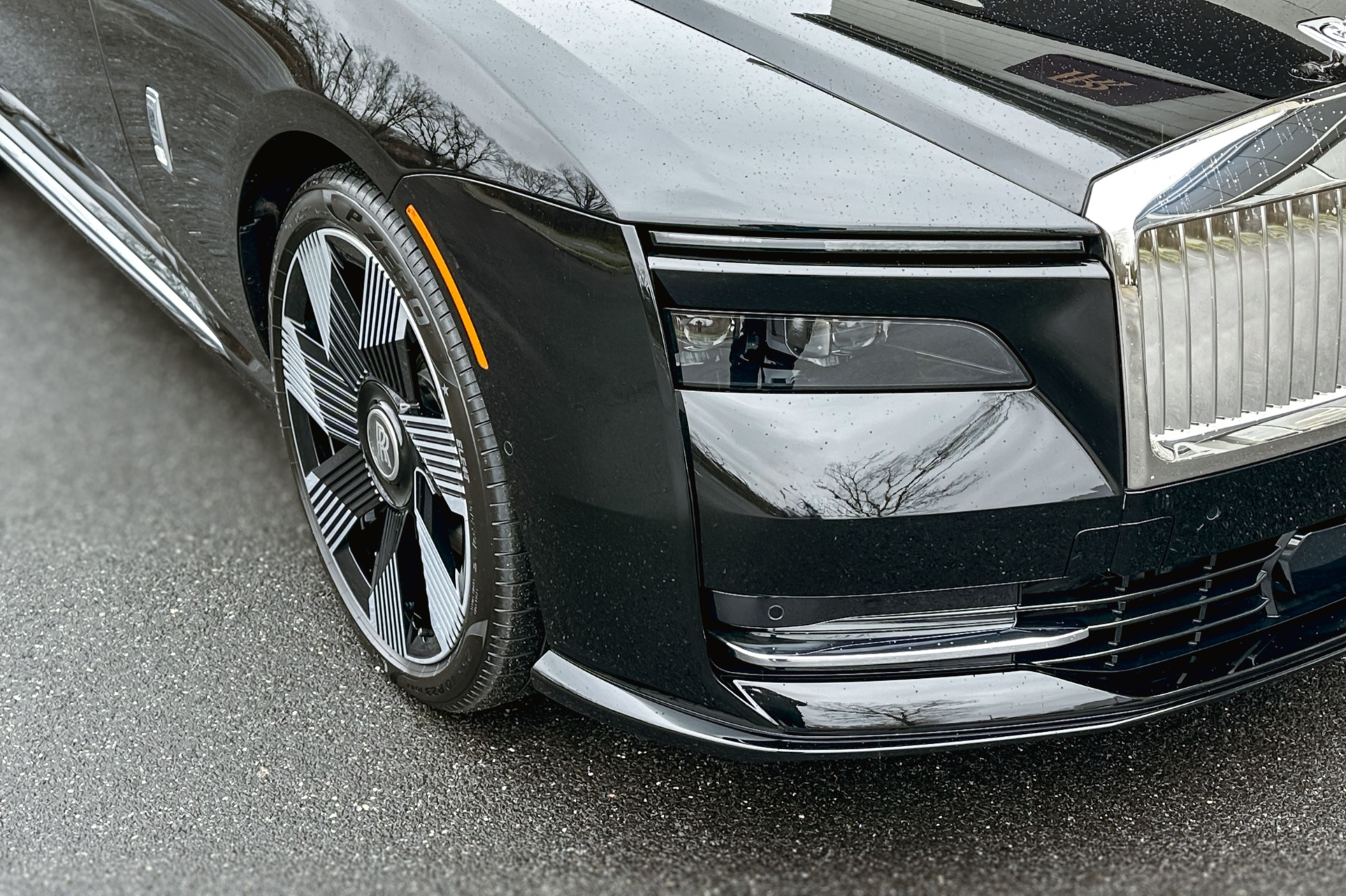 2026 Rolls-Royce Spectre Image 22