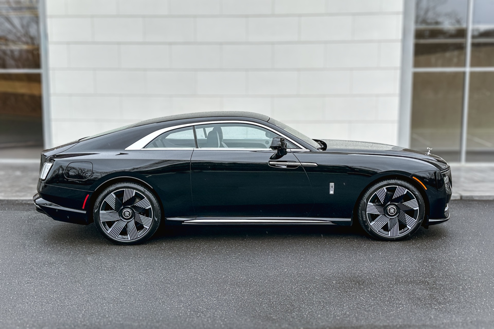 2026 Rolls-Royce Spectre Image 3