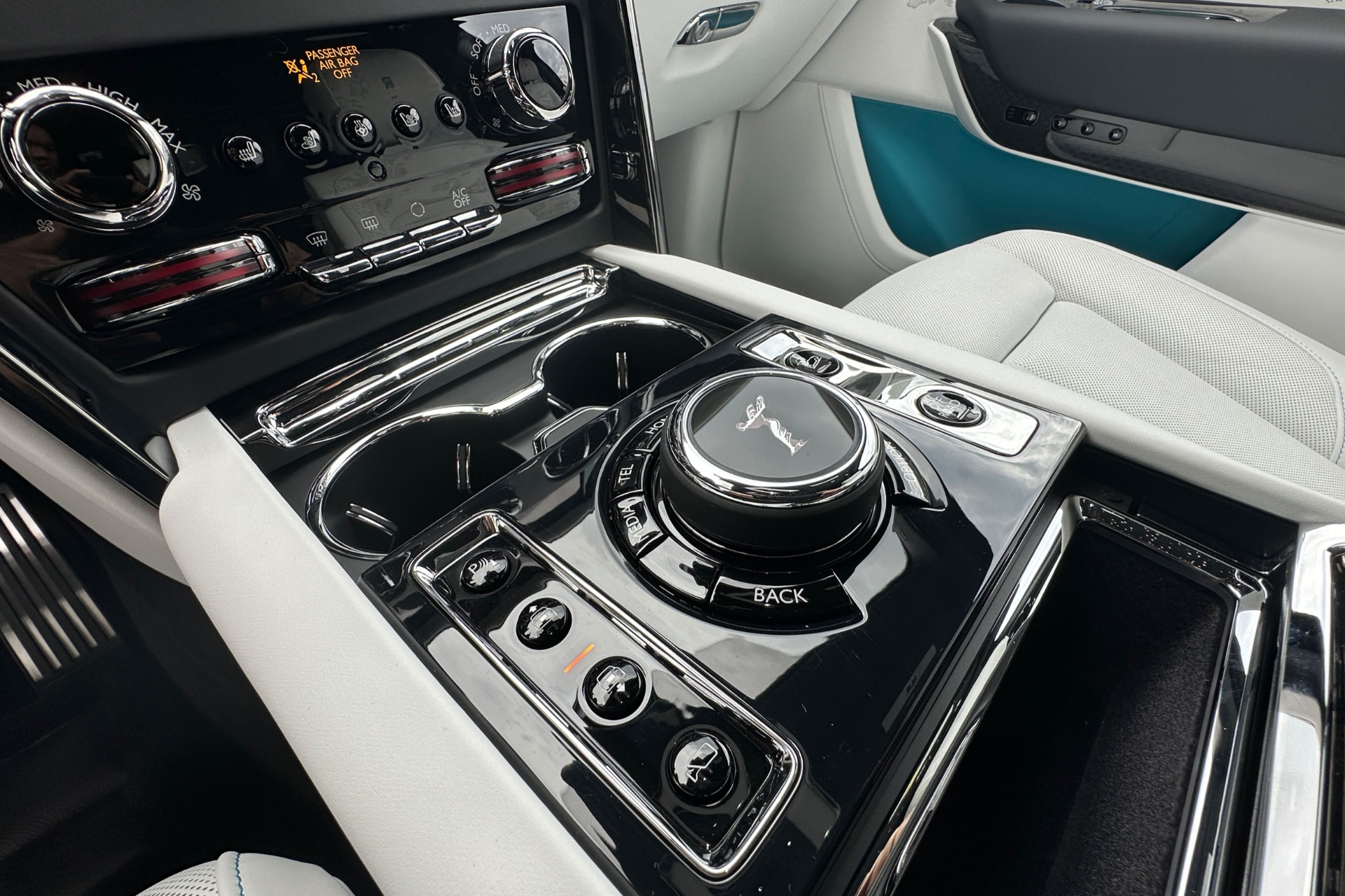 2026 Rolls-Royce Cullinan Image 10