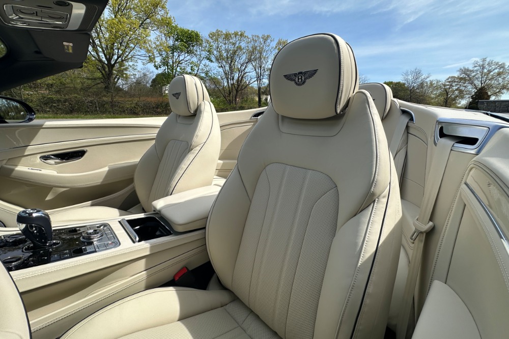 2026 Bentley Continental GTC Image 10