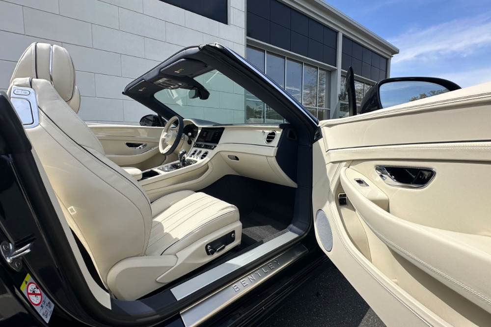 2026 Bentley Continental GTC Image 14