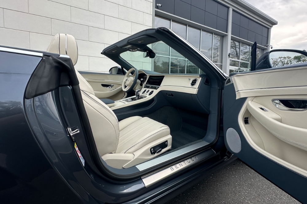 2026 Bentley Continental GTC Image 17