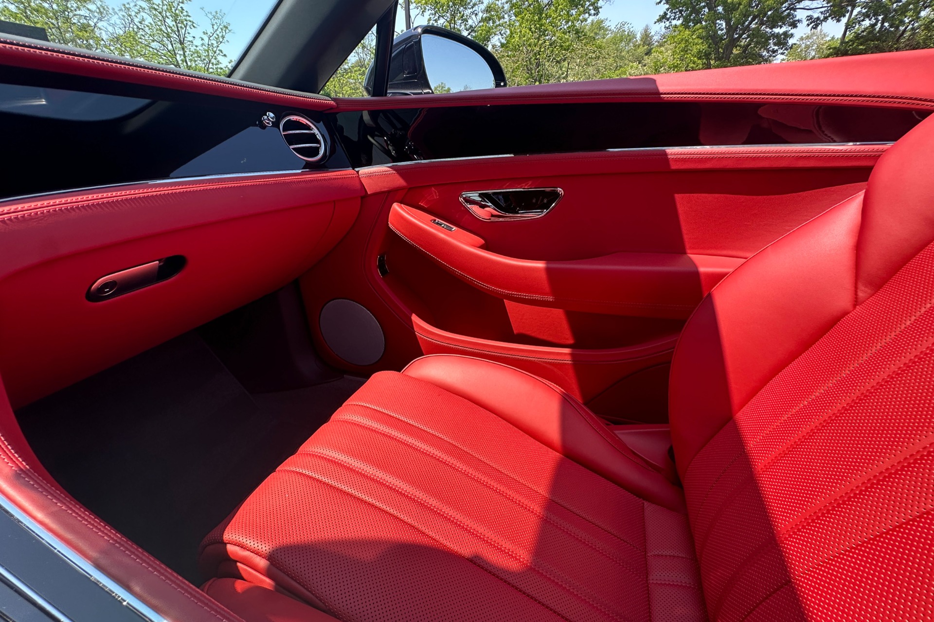 2026 Bentley Continental GTC Image 12