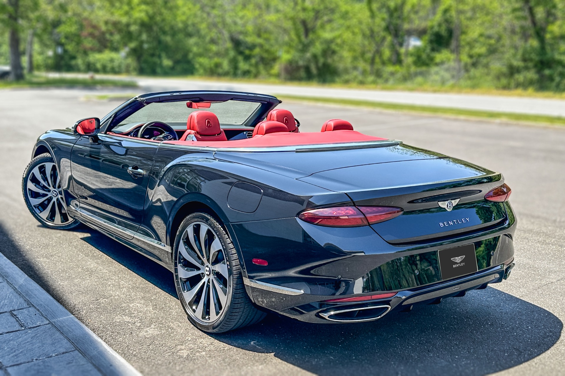 2026 Bentley Continental GTC Image 3