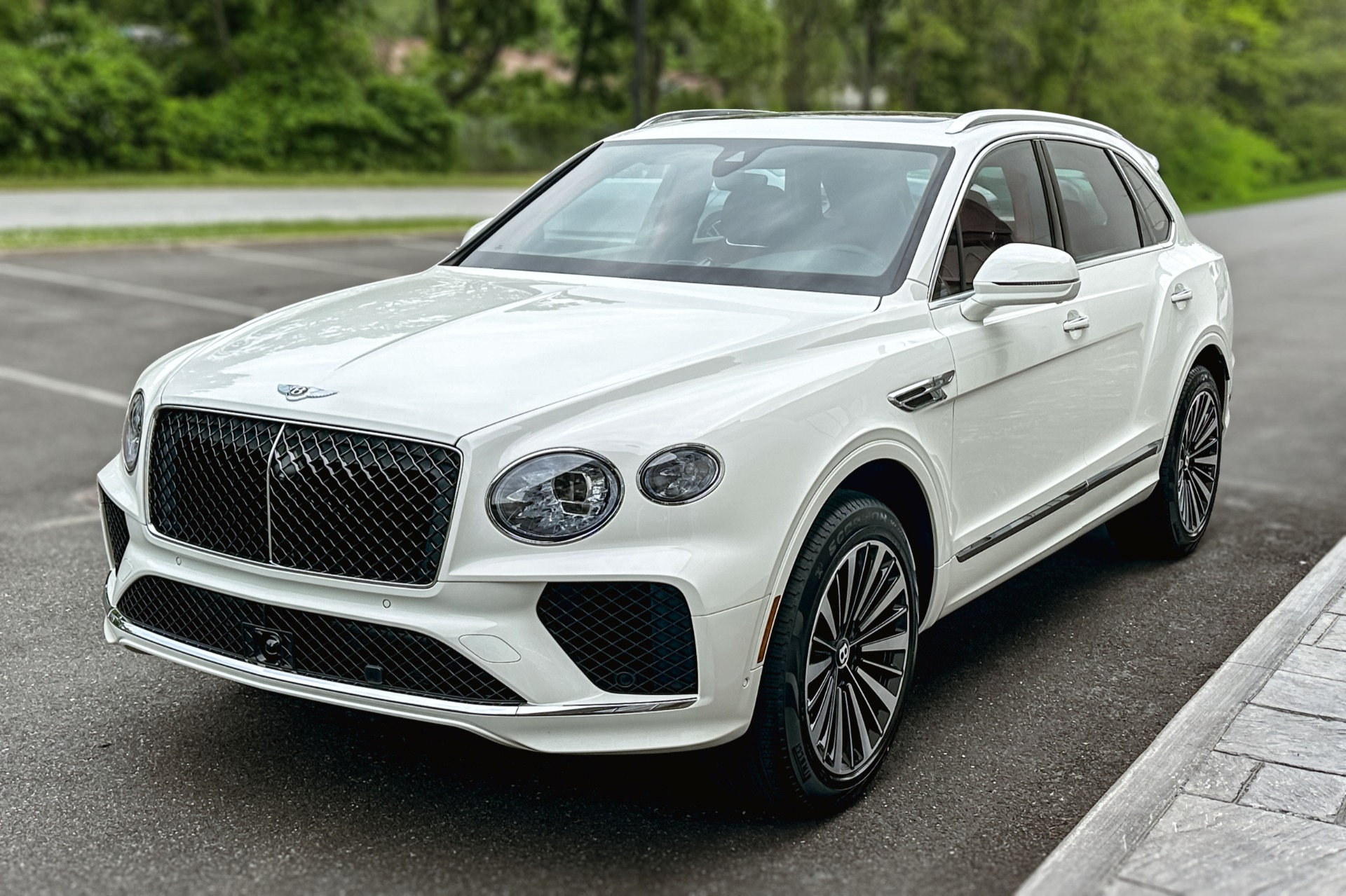2026 Bentley Bentayga Image 19