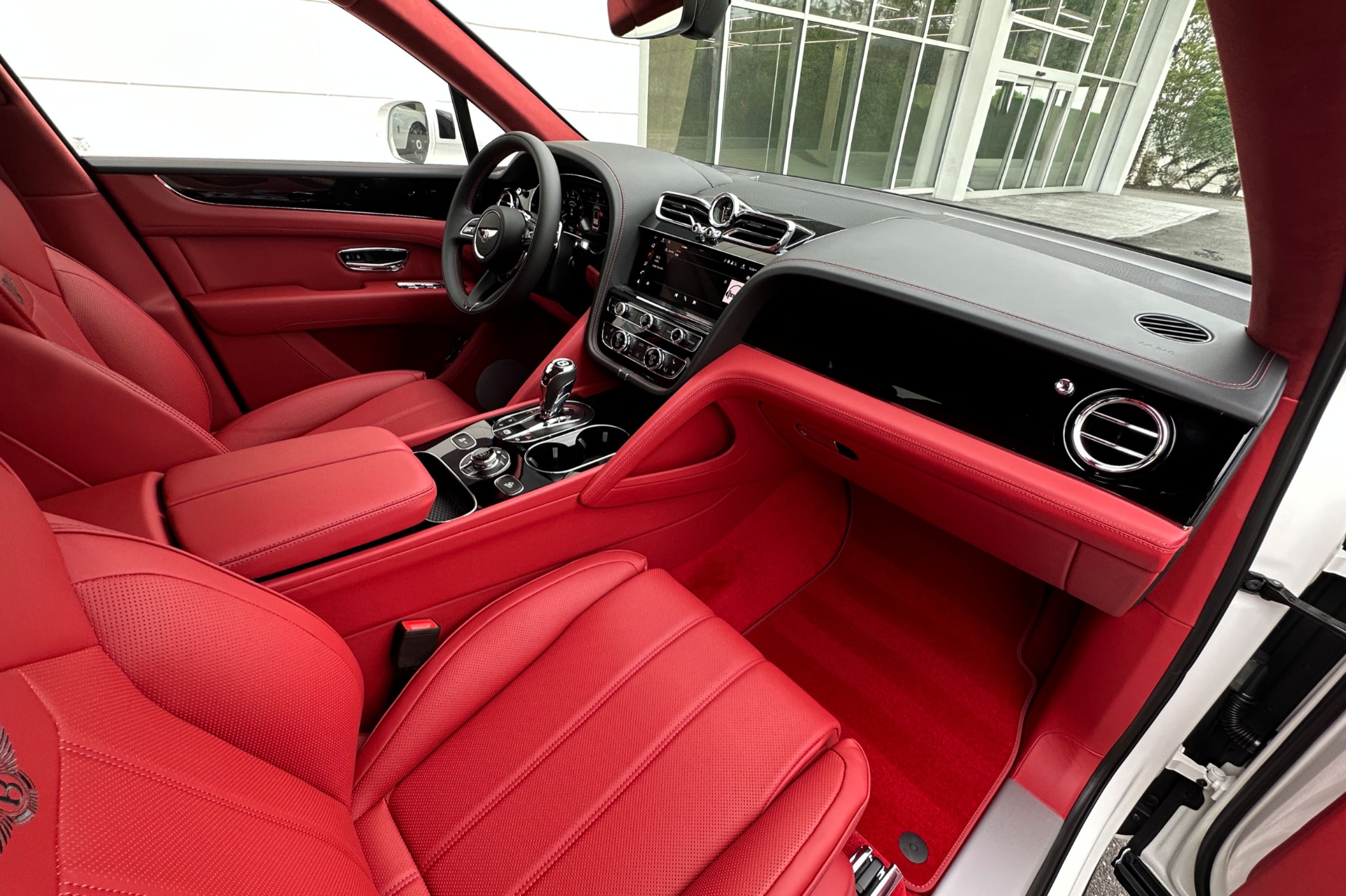 2026 Bentley Bentayga Image 2
