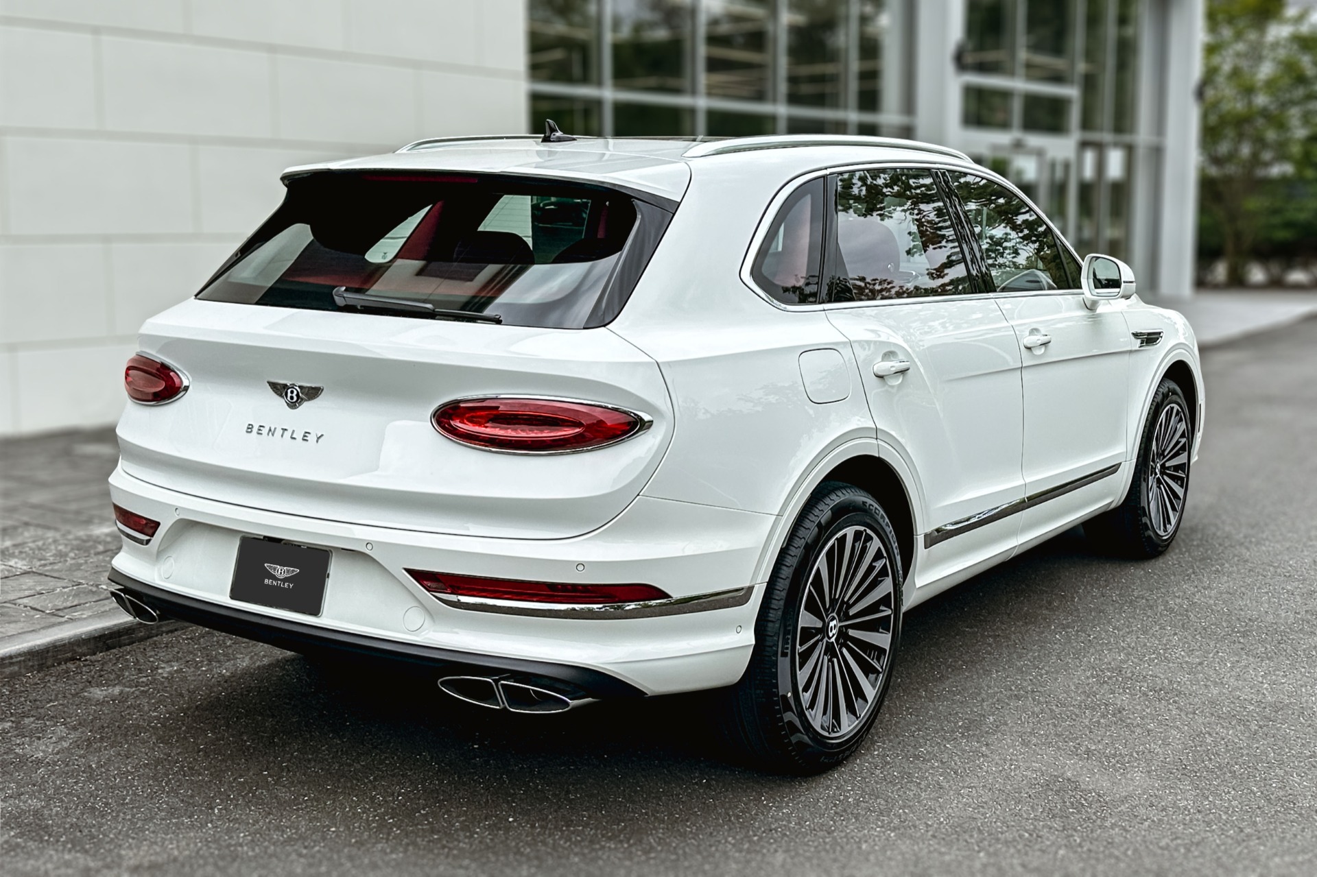2026 Bentley Bentayga Image 22