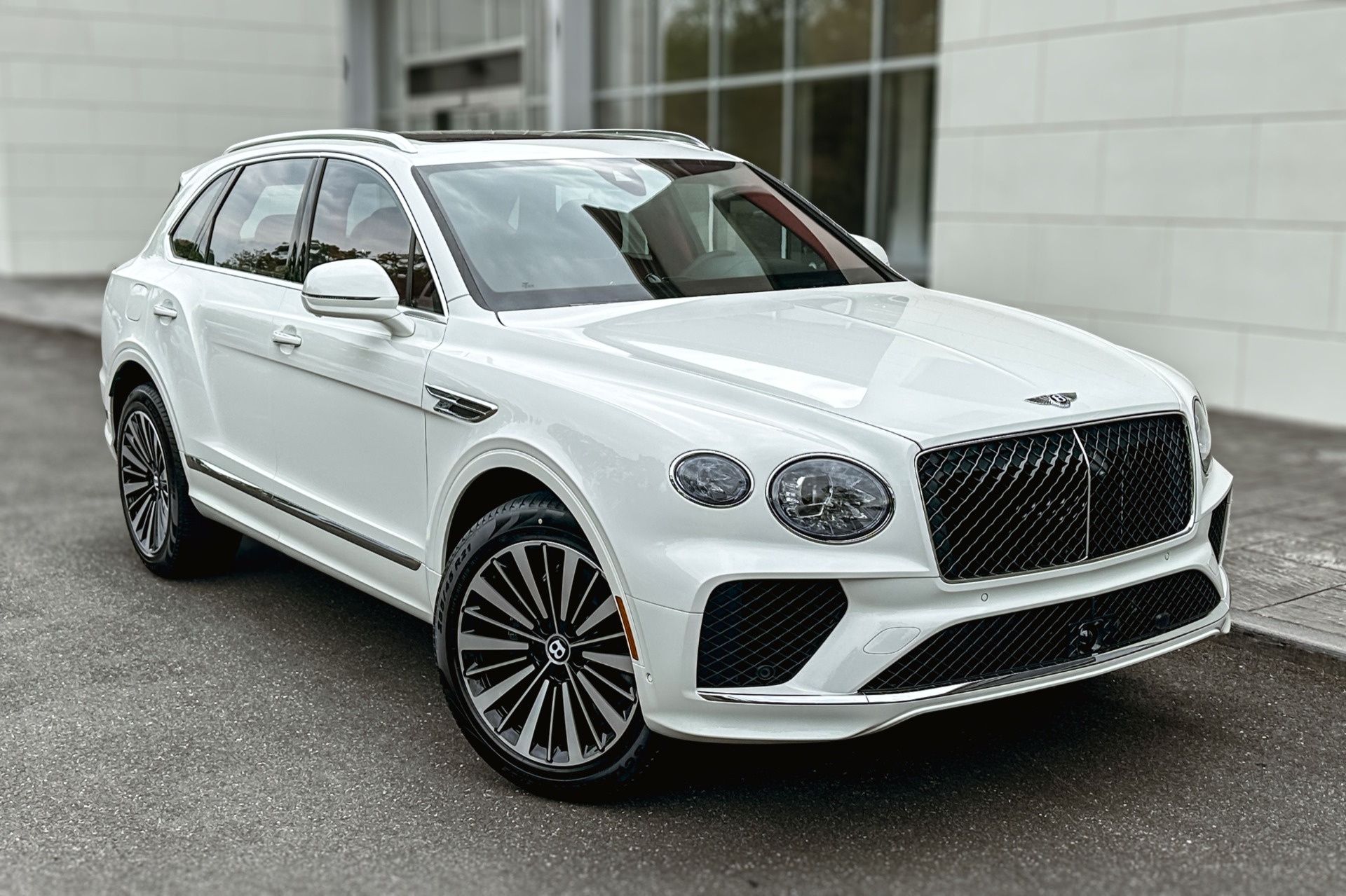 2026 Bentley Bentayga Image 26