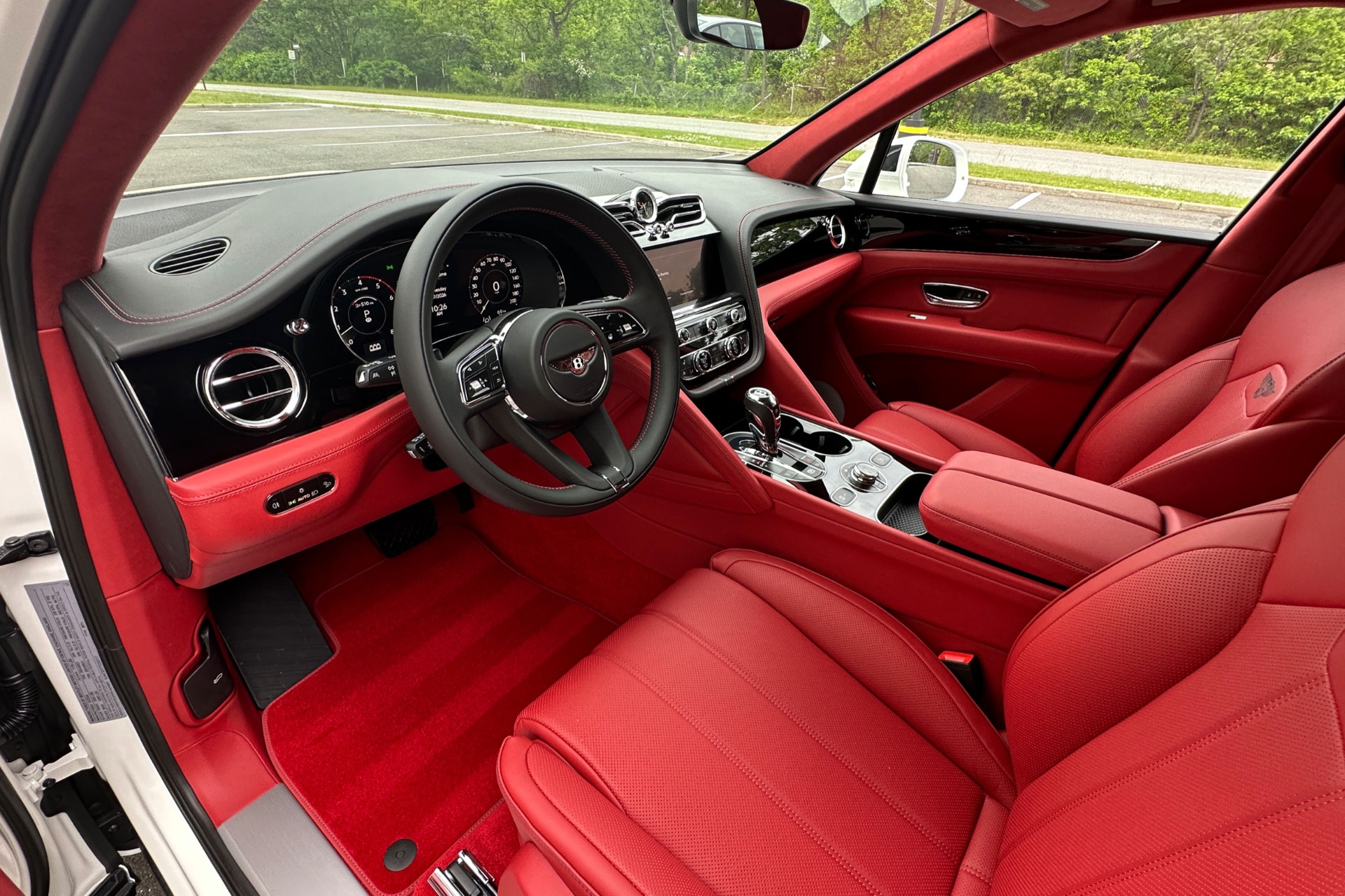 2026 Bentley Bentayga Image 8