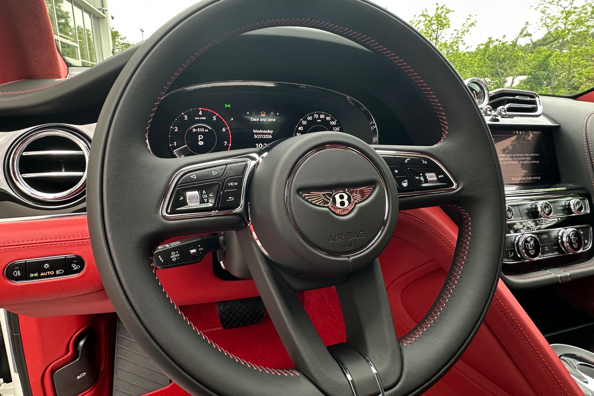 2026 Bentley Bentayga Image 9