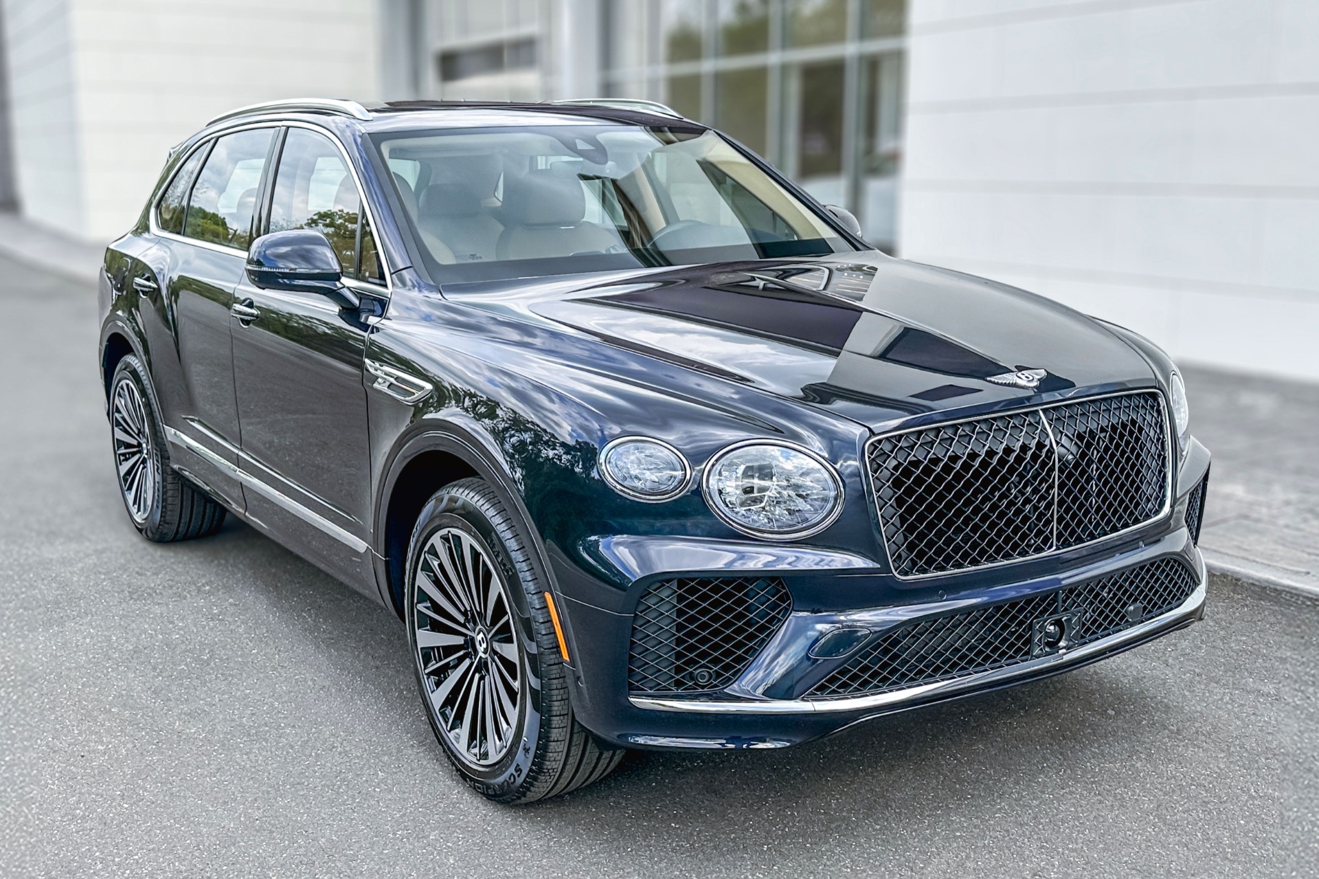 2026 Bentley Bentayga Image 18