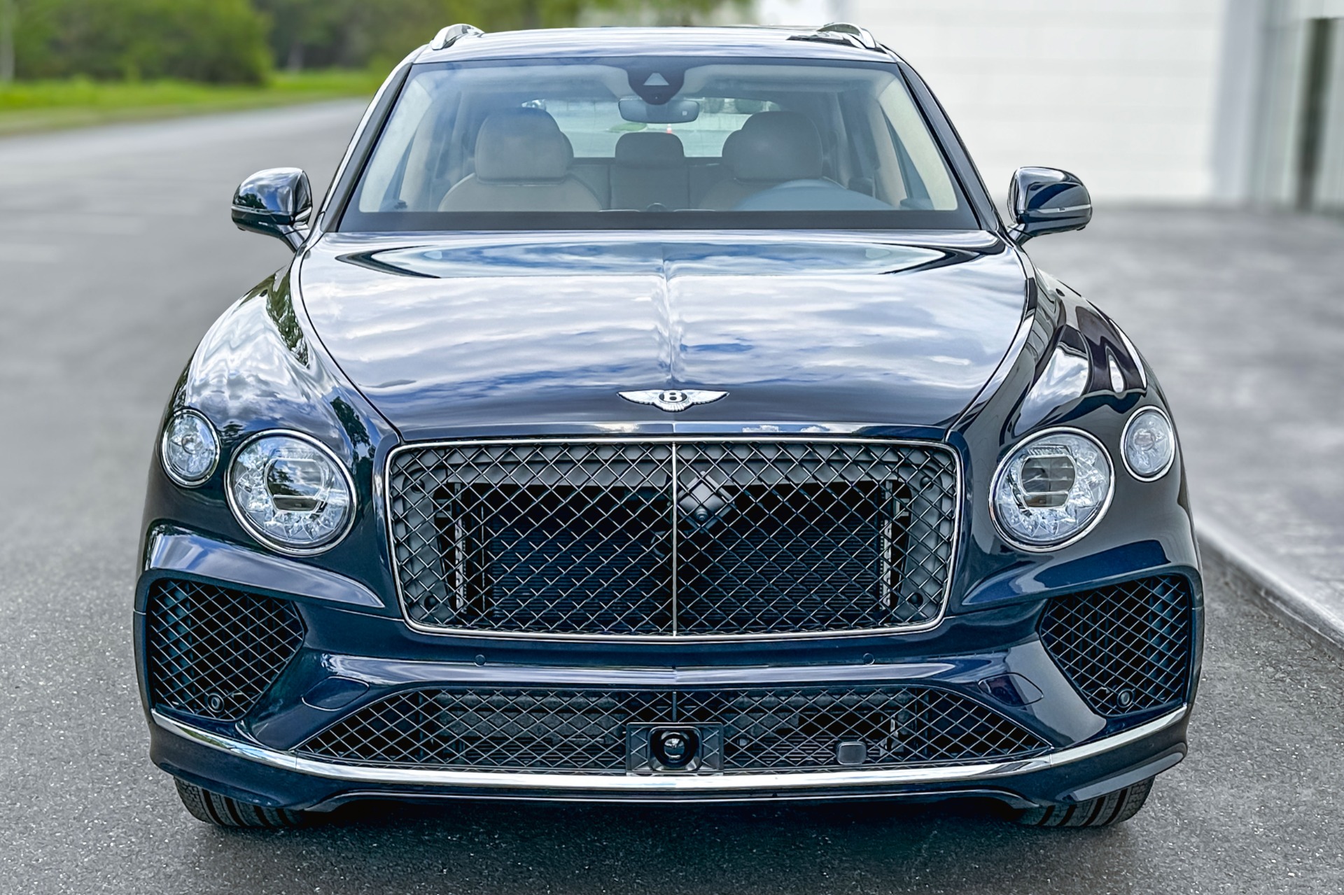 2026 Bentley Bentayga Image 19