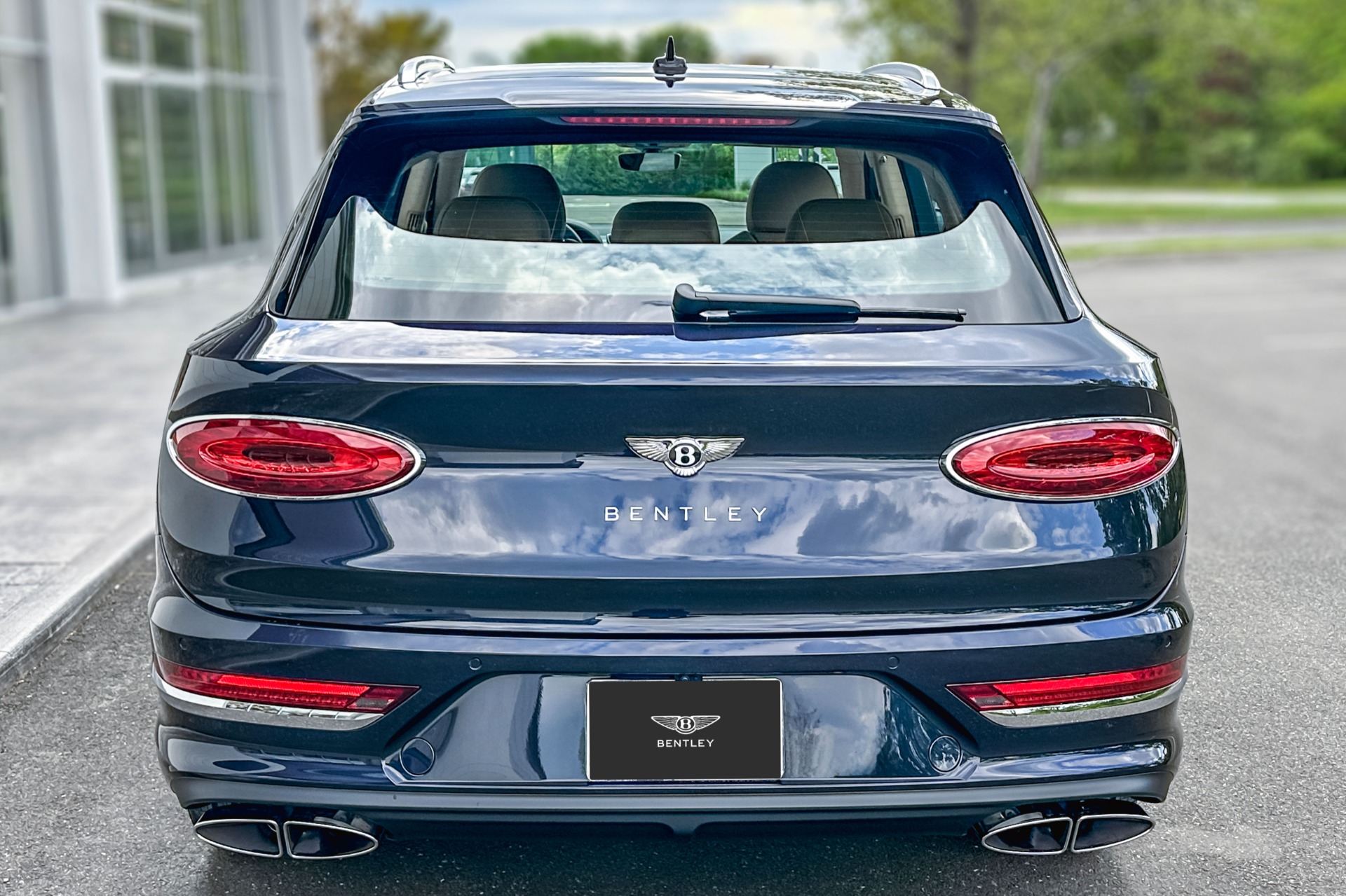 2026 Bentley Bentayga Image 22