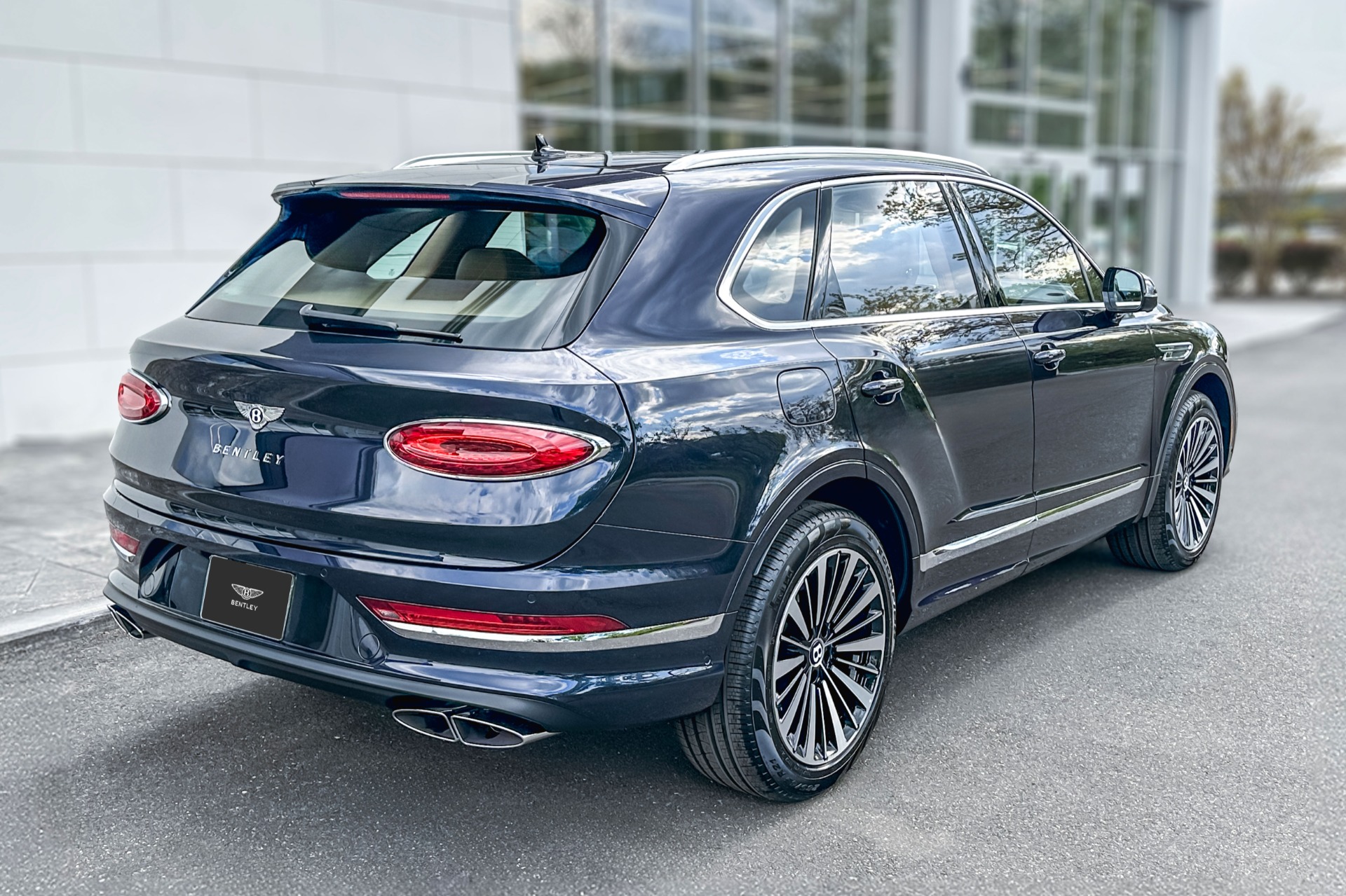 2026 Bentley Bentayga Image 23