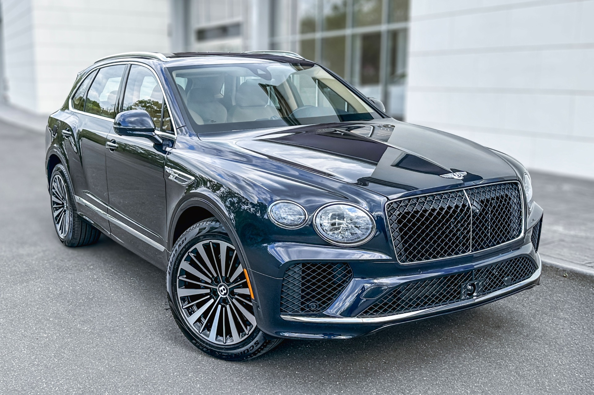 2026 Bentley Bentayga Image 25