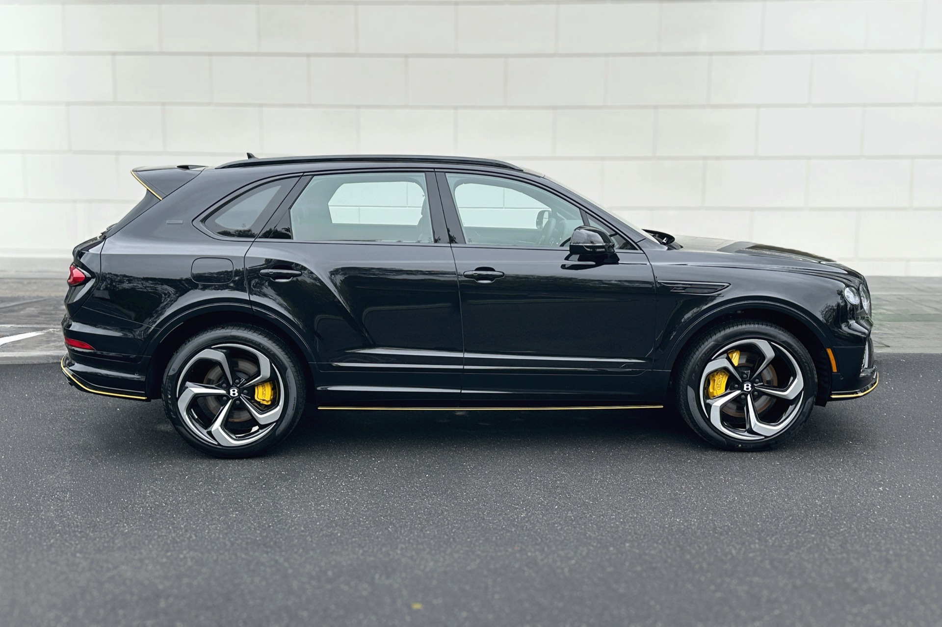 New-2025-Bentley-Bentayga-V8-S
