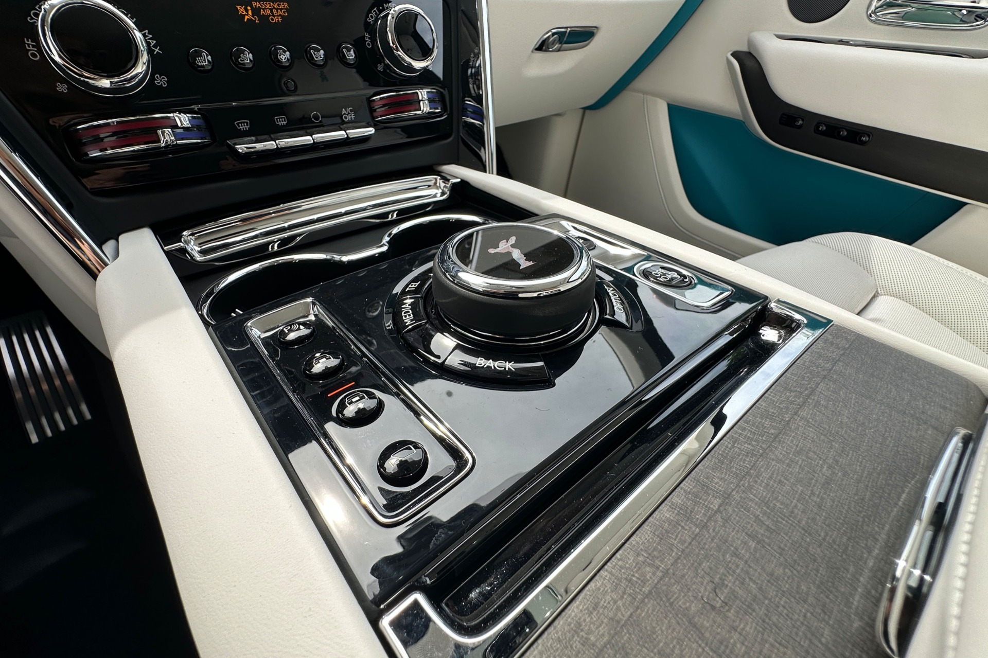 2026 Rolls-Royce Cullinan Image 9