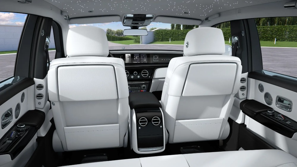 2027 Rolls-Royce Phantom Image 9