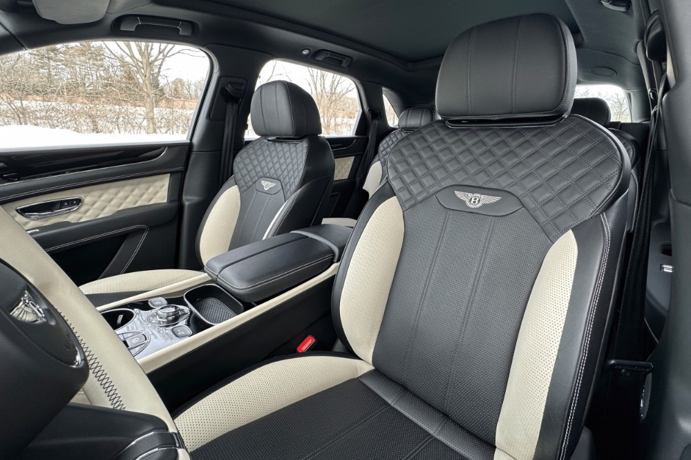 2022 Bentley Bentayga Image 10